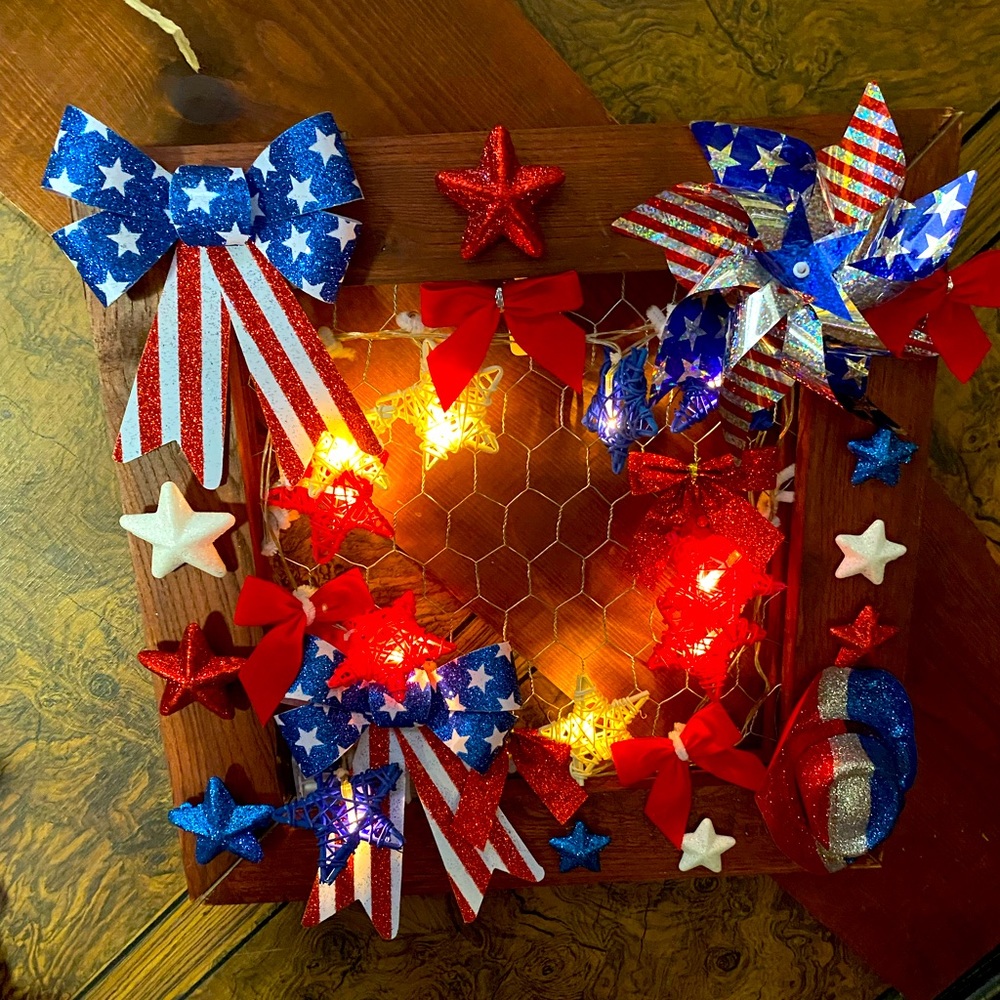 Light up Fourth of July frame